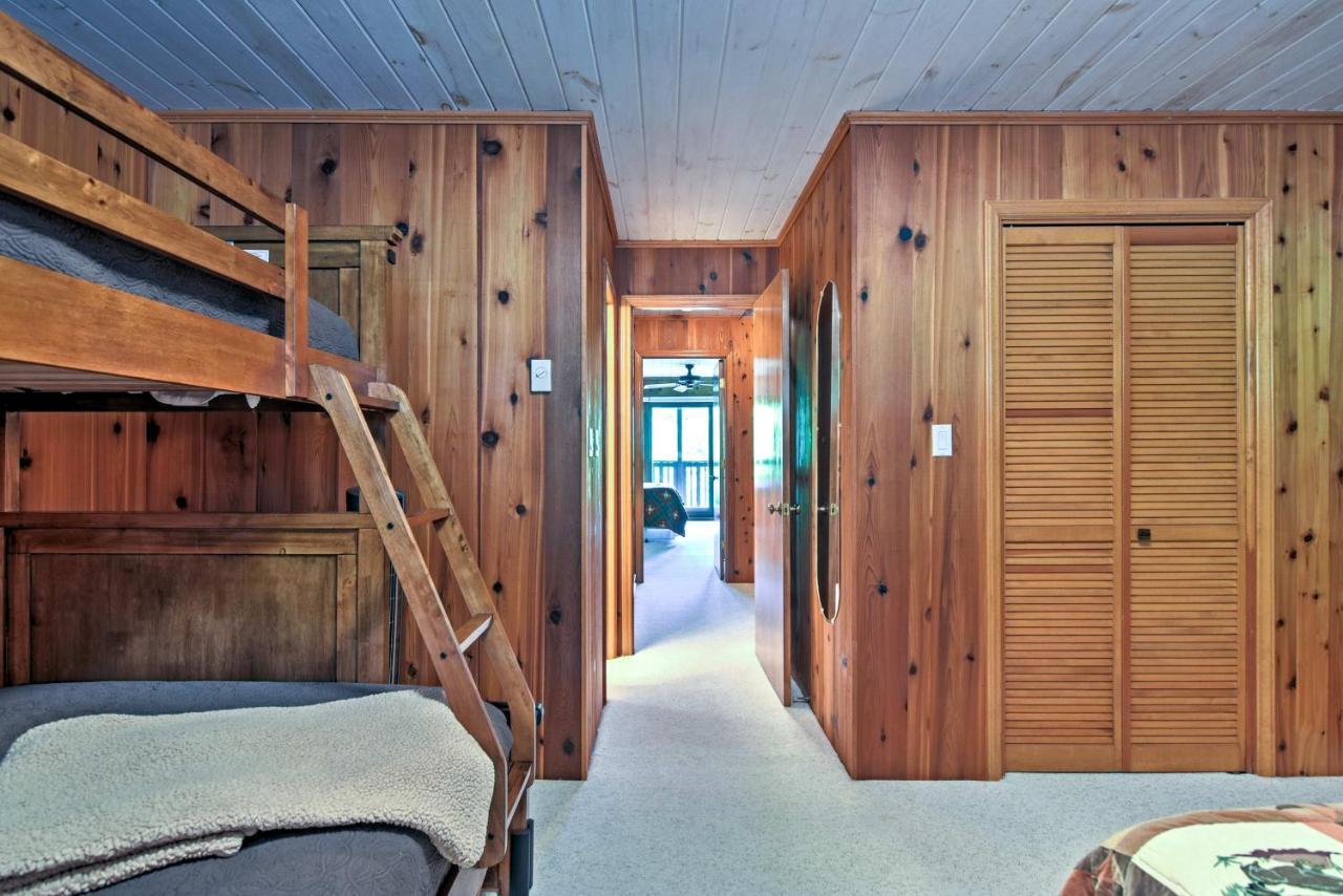 Beech Mountain Condo With Balcony, Walk To Resort! Exterior photo
